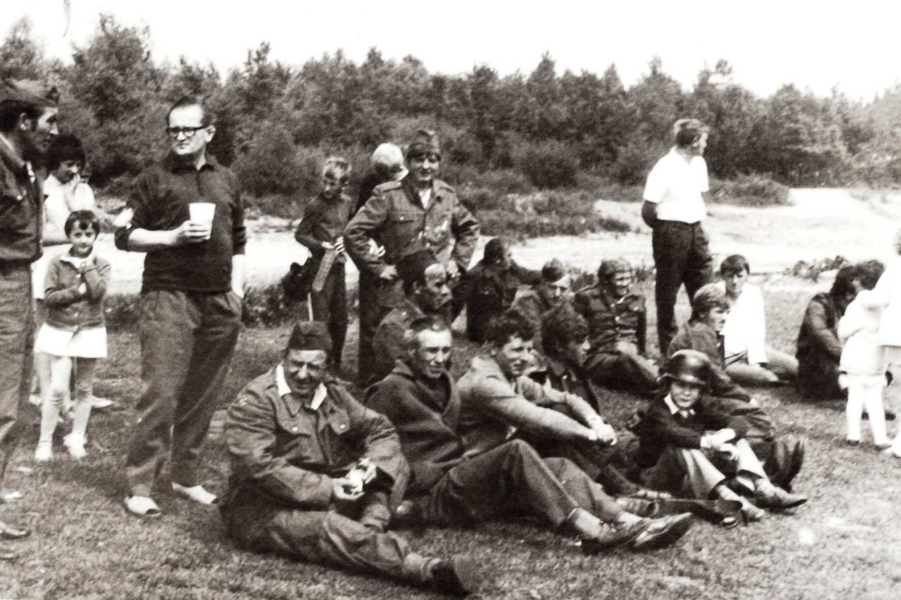 História DHZ Rudinka – Historická fotografia hasičov DHZ Rudinka z roku 1972